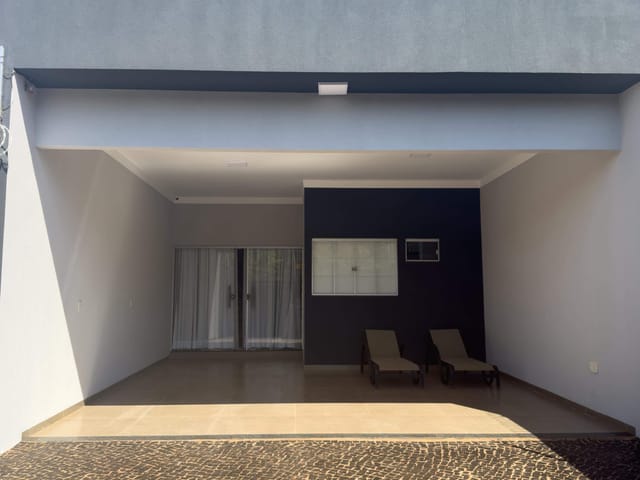 Foto do Casa - Casa à Venda, Residencial Interlagos, 03 quartos sendo duas suítes, energia solar e área gourmet Rio Verde, GO | ApêHouse | Imobi