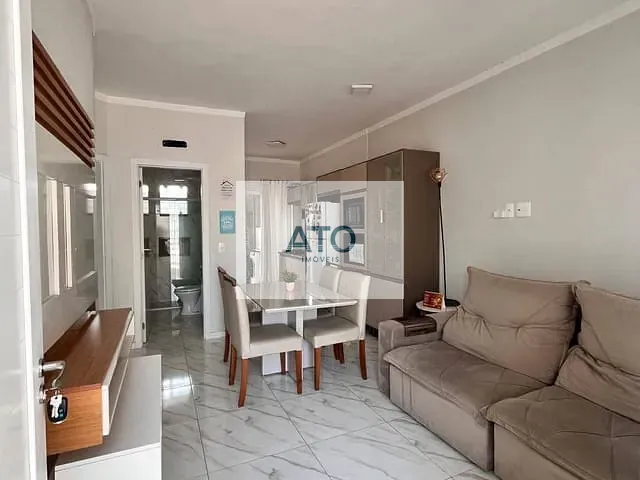 Casa 2 quartos e 1 banheiro, à venda, no bairro Universitário em Tijucas