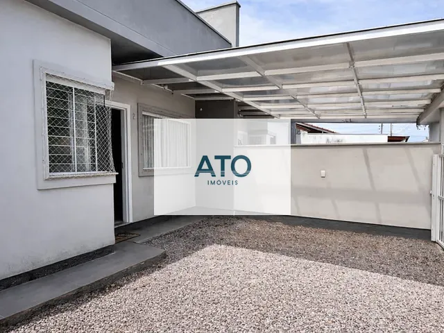 Casa 2 quartos e 1 banheiro, à venda, no bairro Universitário em Tijucas