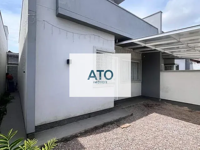 Casa 2 quartos e 1 banheiro, à venda, no bairro Universitário em Tijucas