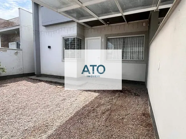 Casa 2 quartos e 1 banheiro, à venda, no bairro Universitário em Tijucas