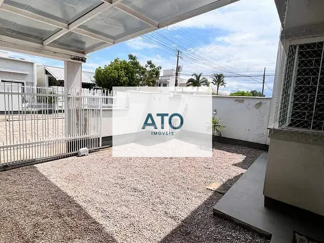 Casa 2 quartos e 1 banheiro, à venda, no bairro Universitário em Tijucas