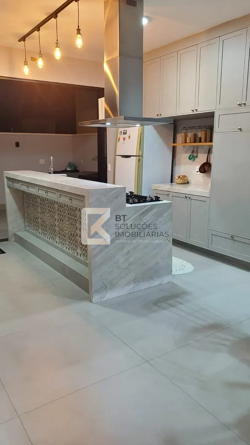 Casa, 3 quartos, 180 m² - Foto 1