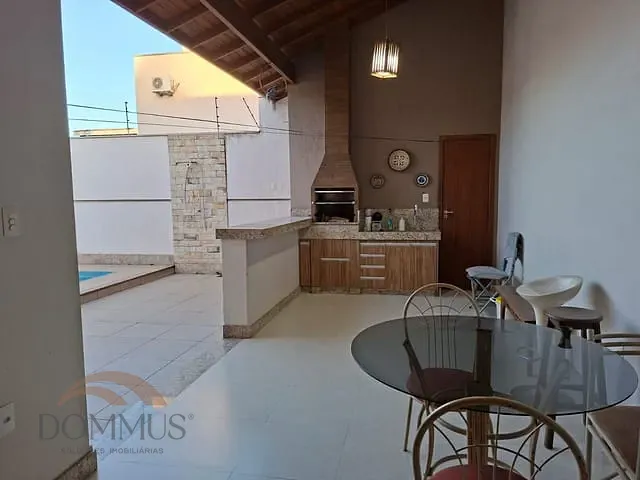 Casa com 334m² 3 quartos e 3 banheiros, à venda, no bairro Imbaúbas em Ipatinga