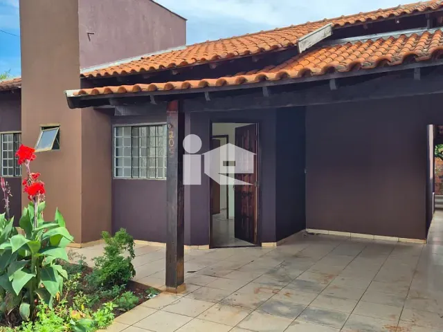 Casa com 200m² 3 quartos e 1 banheiro, à venda, no bairro Conjunto Habitacional Santiago em Rolândia