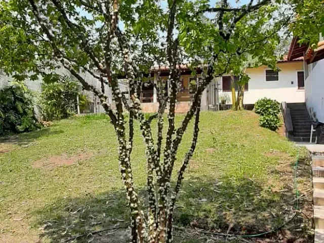 Casa com 1175m² 5 quartos e 3 banheiros, à venda, no bairro Granja Viana em Cotia