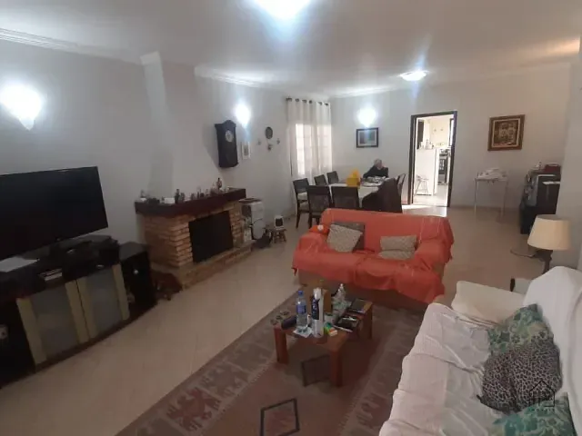 Casa com 1175m² 5 quartos e 3 banheiros, à venda, no bairro Granja Viana em Cotia