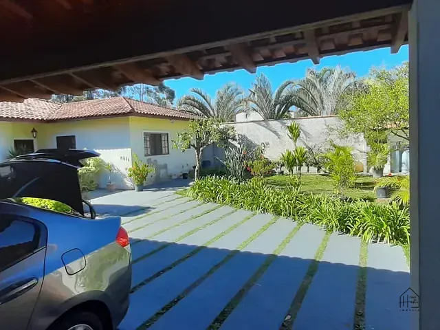 Casa com 1175m² 5 quartos e 3 banheiros, à venda, no bairro Granja Viana em Cotia