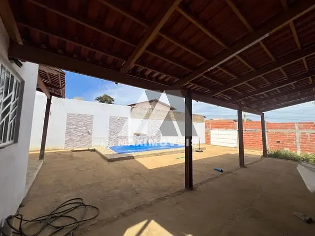 Casa com 360m² 2 quartos e 1 banheiro, à venda, no bairro Alto Paraiso em Araçuaí