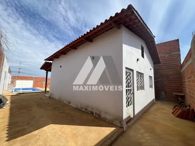 Casa com 360m² 2 quartos e 1 banheiro, à venda, no bairro Alto Paraiso em Araçuaí