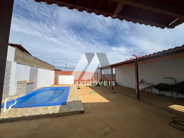 Casa com 360m² 2 quartos e 1 banheiro, à venda, no bairro Alto Paraiso em Araçuaí