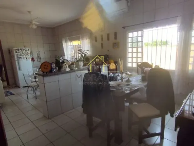 Casa com 310m² 2 quartos e 2 banheiros, à venda, no bairro Parque das Orquídeas em Guaxupé