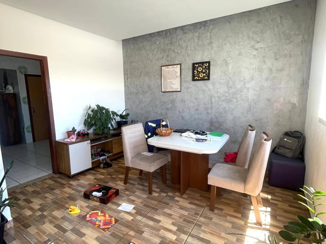 Casa 3 quartos e 2 banheiros, à venda, no bairro Vista do Sol em Belo Horizonte