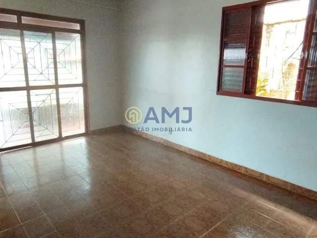 Casa 3 quartos e 2 banheiros, à venda, no bairro Setor Morais em Goiânia