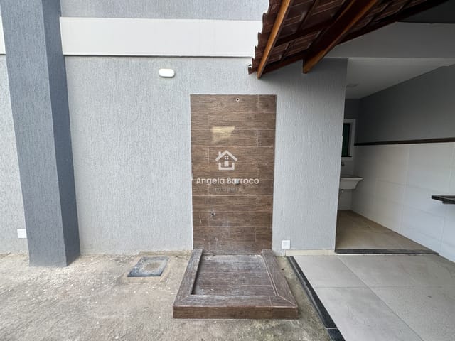Casa 2 quartos e 3 banheiros, à venda ou para alugar, no bairro Barroco (Itaipuaçu) em Maricá