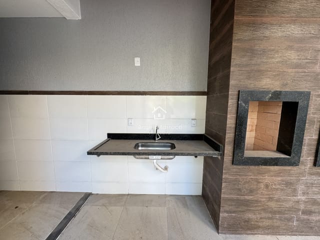 Casa 2 quartos e 3 banheiros, à venda ou para alugar, no bairro Barroco (Itaipuaçu) em Maricá