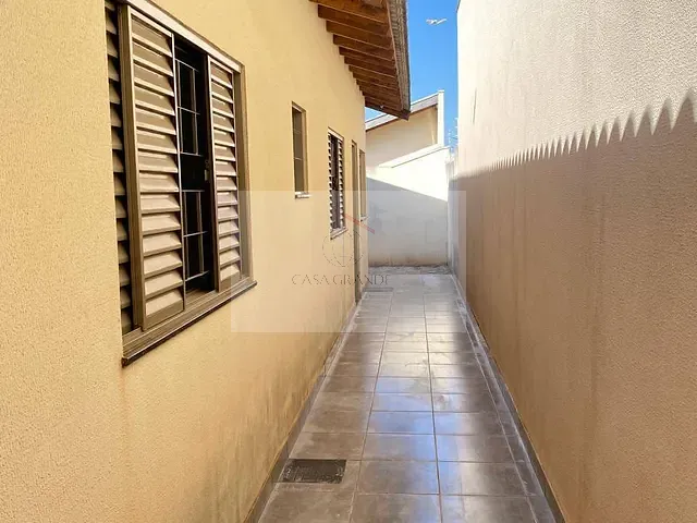 Casa com 125m² 2 quartos e 1 banheiro, para alugar, no bairro Jardim Catuaí em Rolândia