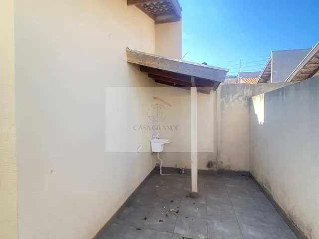 Casa com 125m² 2 quartos e 1 banheiro, para alugar, no bairro Jardim Catuaí em Rolândia