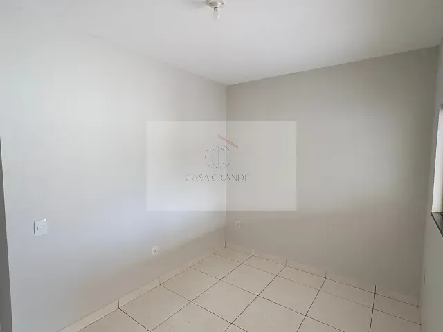 Casa com 125m² 2 quartos e 1 banheiro, para alugar, no bairro Jardim Catuaí em Rolândia