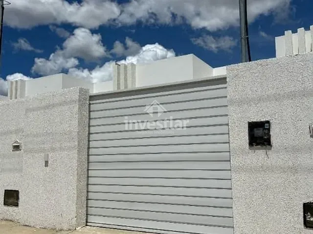 Casa 2 quartos e 2 banheiros, à venda, no bairro Centro em Queimadas