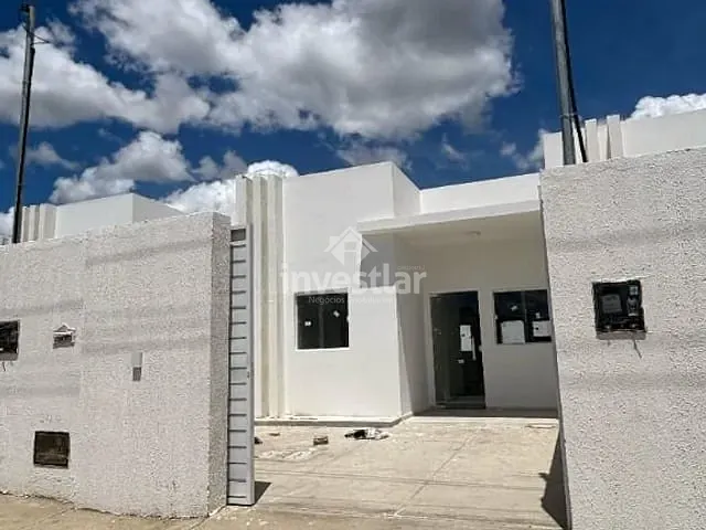 Casa 2 quartos e 2 banheiros, à venda, no bairro Centro em Queimadas
