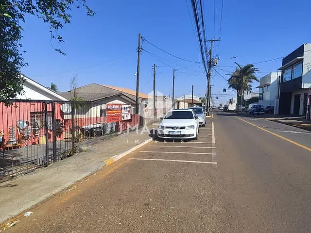 Casa com 446m², à venda, no bairro Jardim Menegazzo em Apucarana