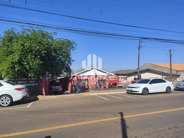 Casa com 446m², à venda, no bairro Jardim Menegazzo em Apucarana