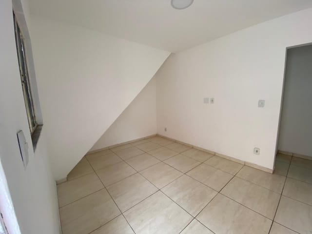 Casa com 41m² 1 quarto e 1 banheiro, à venda, no bairro Marechal Hermes em Rio de Janeiro