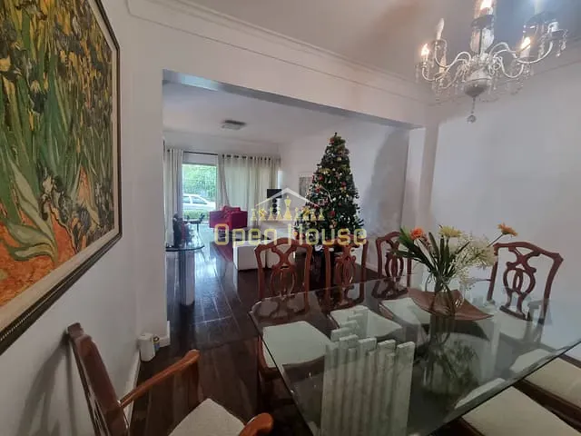 Casa com 300m² 5 quartos e 7 banheiros, à venda, no bairro Vila Santa Cecília em Volta Redonda