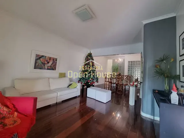 Casa com 300m² 5 quartos e 7 banheiros, à venda, no bairro Vila Santa Cecília em Volta Redonda