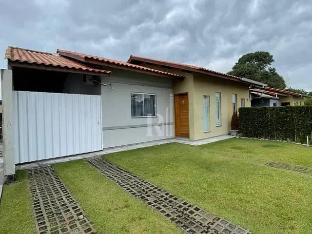 Casa 2 quartos e 1 banheiro, para alugar, no bairro Areias em Tijucas