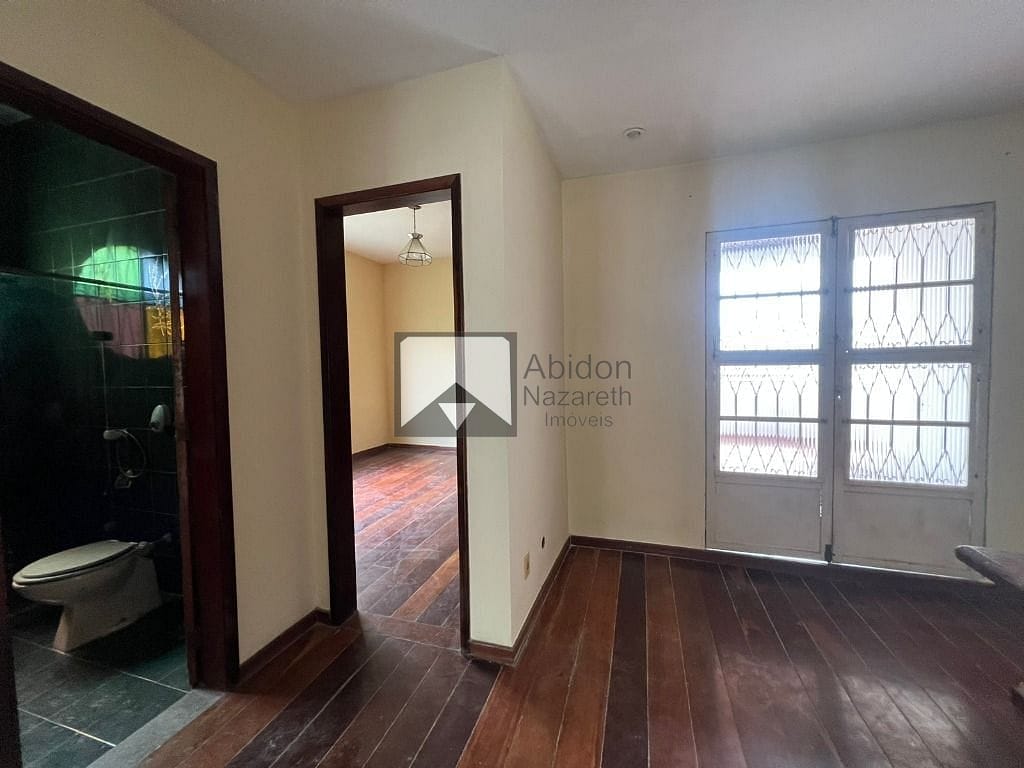 Casa à venda com 4 quartos, 300m² - Foto 32