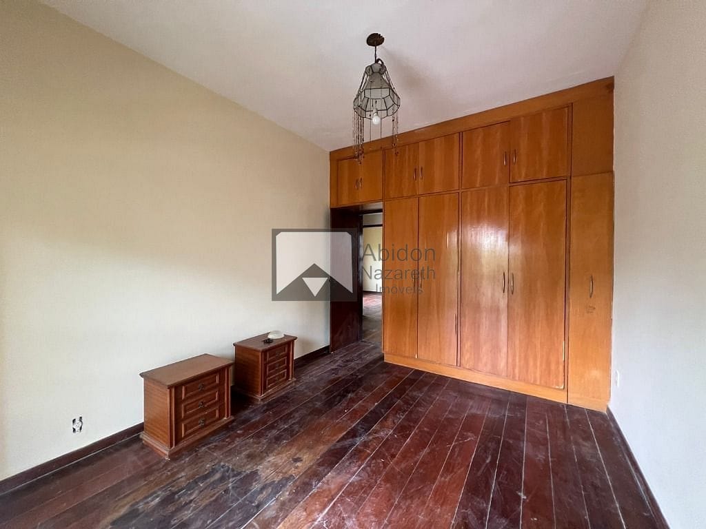 Casa à venda com 4 quartos, 300m² - Foto 33