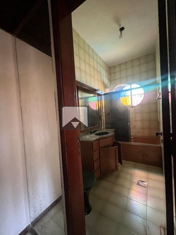Casa à venda com 4 quartos, 300m² - Foto 36