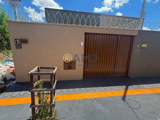 Casa com 150m² 2 quartos e 2 banheiros, à venda, no bairro Residencial Recanto do Bosque em Goiânia