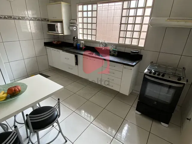 Casa 3 quartos e 4 banheiros, à venda, no bairro Cidade Jardim em Pirassununga