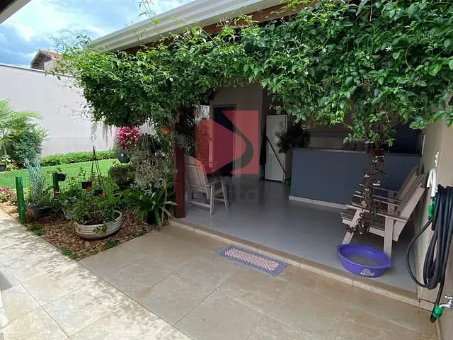 Casa 3 quartos e 4 banheiros, à venda, no bairro Cidade Jardim em Pirassununga