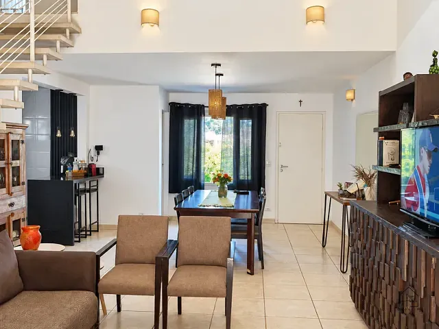 Casa com 385m² 4 quartos e 4 banheiros, à venda, no bairro Jardim Pioneiro em Cotia