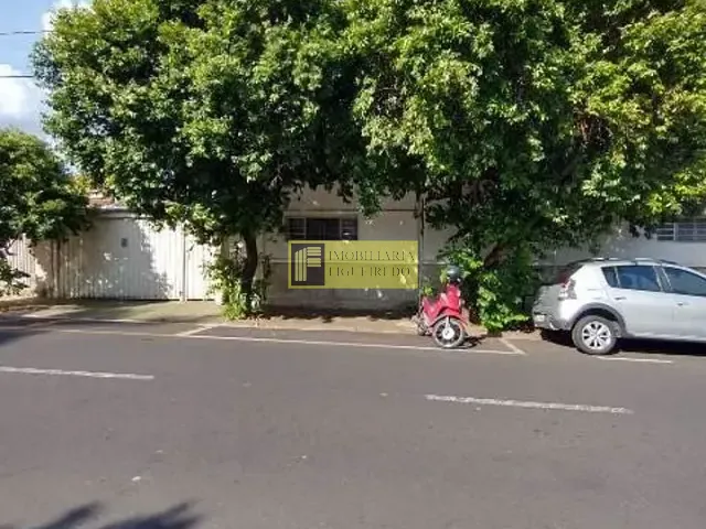 Casa com 249m² 3 quartos e 3 banheiros, para alugar, no bairro Parque Industrial em São José do Rio Preto