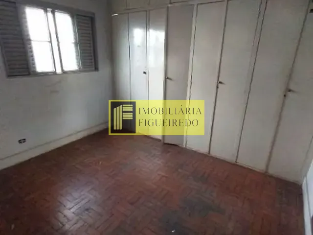 Casa com 249m² 3 quartos e 3 banheiros, para alugar, no bairro Parque Industrial em São José do Rio Preto