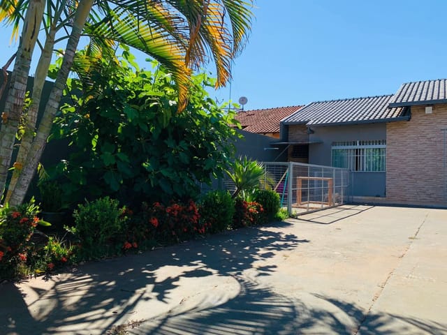 Casa com 357m² 3 quartos e 3 banheiros, à venda, no bairro Jardim Tarobá em Cambé