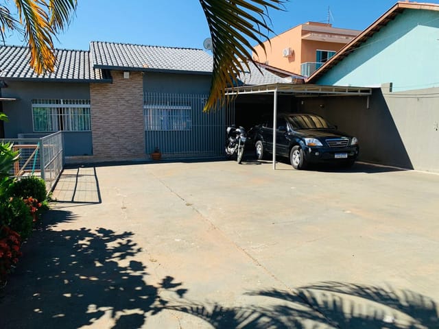 Casa com 357m² 3 quartos e 3 banheiros, à venda, no bairro Jardim Tarobá em Cambé
