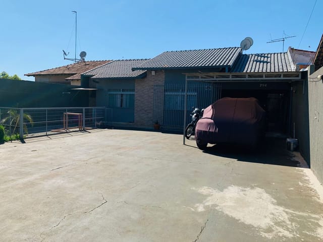 Casa com 357m² 3 quartos e 3 banheiros, à venda, no bairro Jardim Tarobá em Cambé