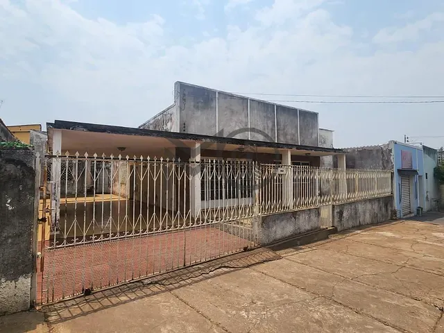 Casa com 610m² 5 quartos e 3 banheiros, à venda, no bairro Dom Aquino em Cuiabá
