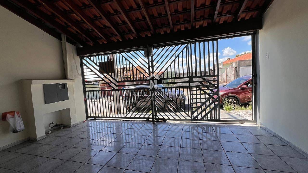 Casa à venda com 3 quartos, 175m² - Foto 1