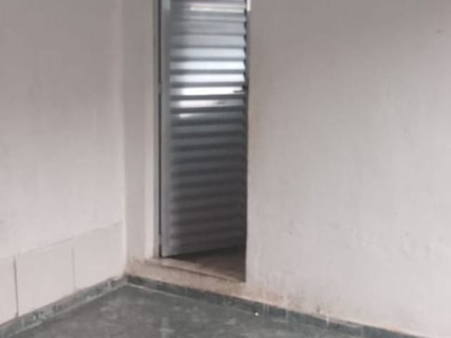 Casa com 250m² 1 quarto e 1 banheiro, para alugar, no bairro Jardim Figueira Grande em São Paulo