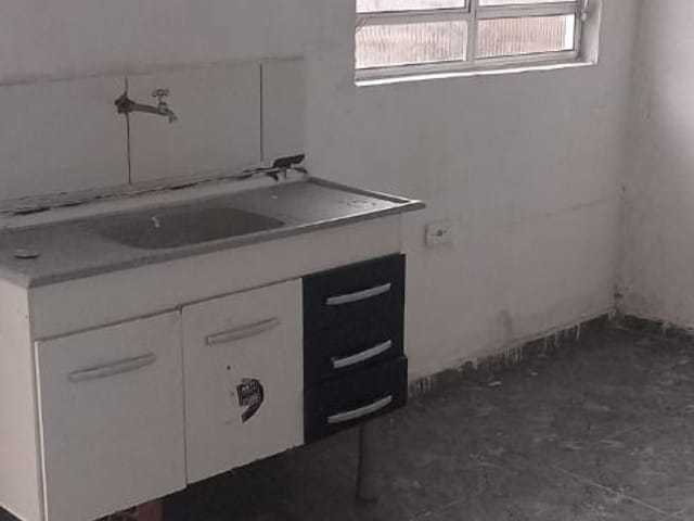 Casa com 250m² 1 quarto e 1 banheiro, para alugar, no bairro Jardim Figueira Grande em São Paulo