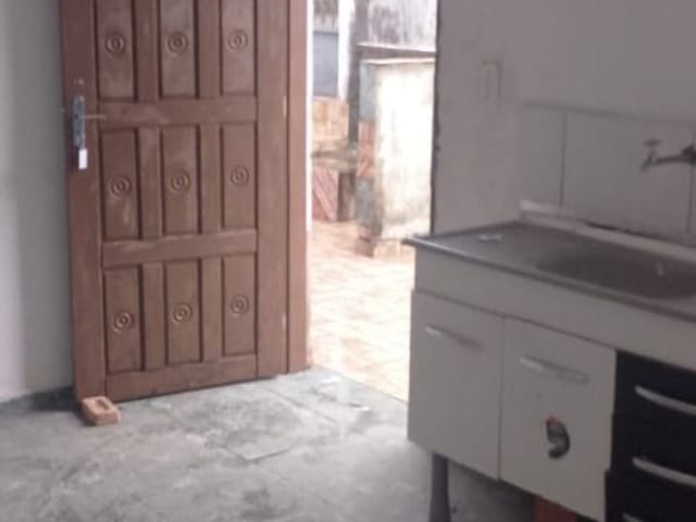 Casa com 250m² 1 quarto e 1 banheiro, para alugar, no bairro Jardim Figueira Grande em São Paulo