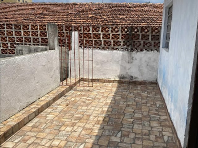 Casa com 250m² 1 quarto e 1 banheiro, para alugar, no bairro Jardim Figueira Grande em São Paulo