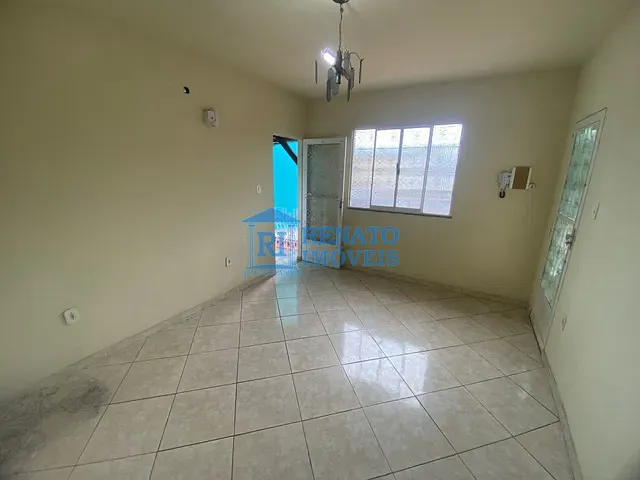 Casa 2 quartos e 1 banheiro, para alugar, no bairro Centro em Maricá